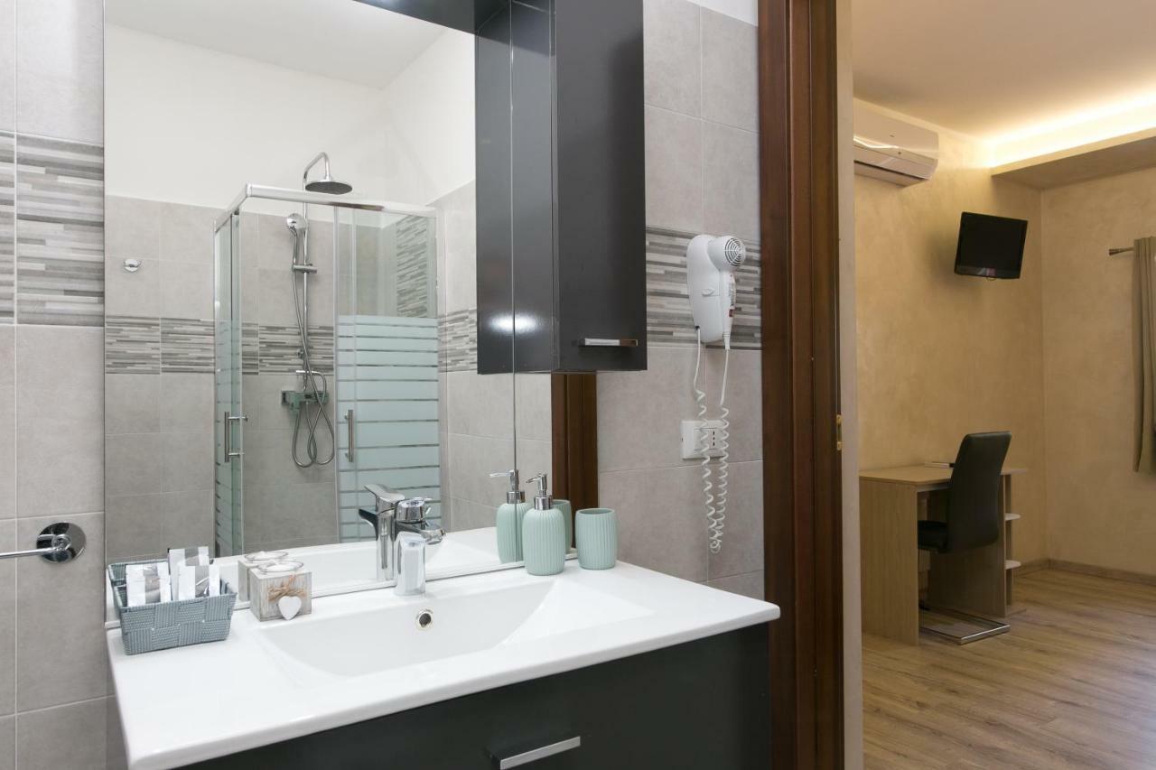 מסטרה Red Lion Guest House מראה חיצוני תמונה