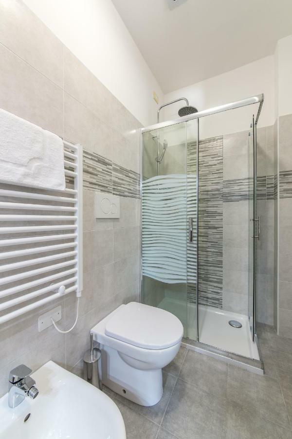מסטרה Red Lion Guest House מראה חיצוני תמונה