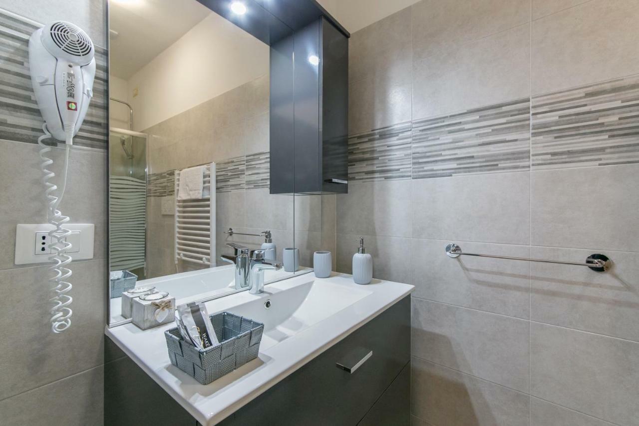 מסטרה Red Lion Guest House מראה חיצוני תמונה