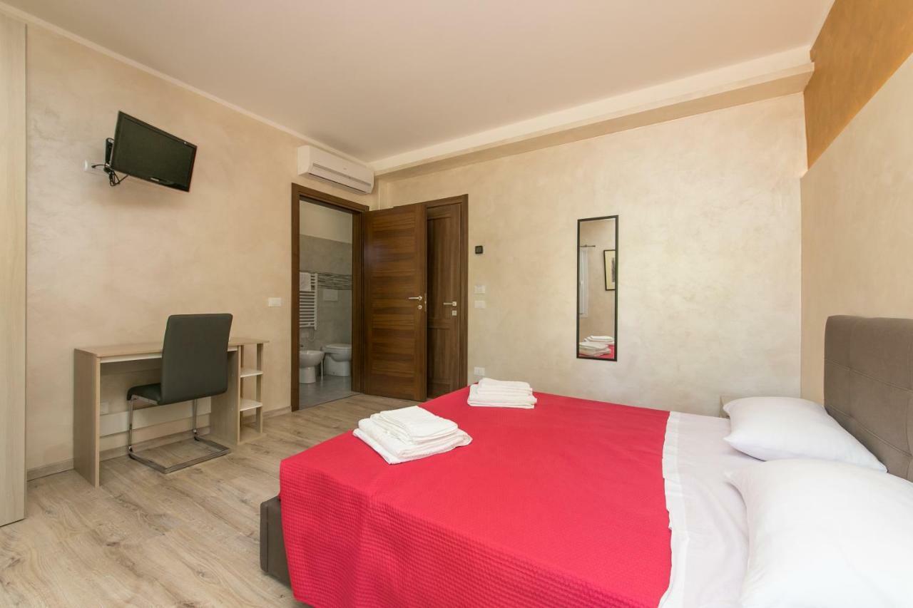 מסטרה Red Lion Guest House מראה חיצוני תמונה